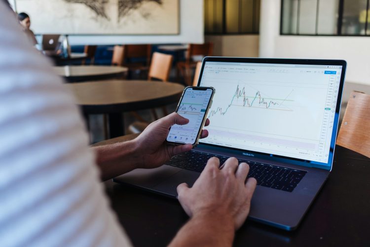 XRP Price Surge: $7 or $15? Experts Weigh In