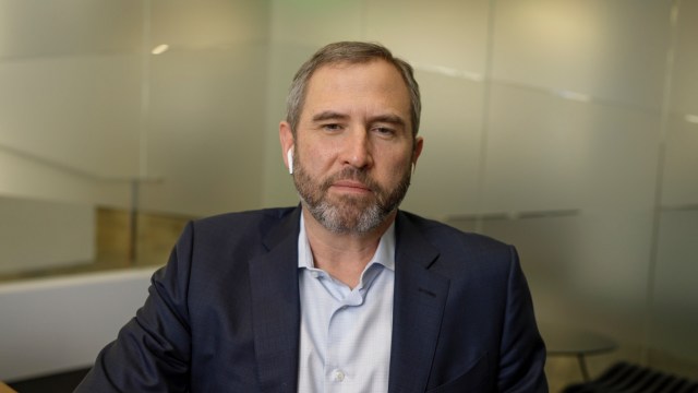 Ripple CEO Garlinghouse clashes with Senator Lummis over US crypto policy