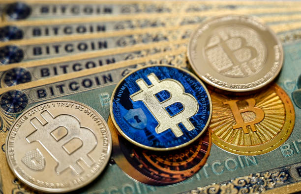 Bitcoin Crash? Head and Shoulders Pattern Points to $96,000!