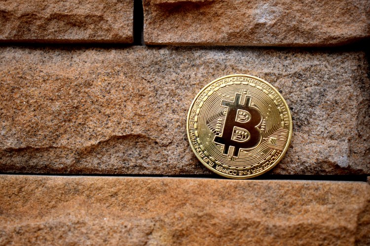 Bitcoin Price Soars: Long-Term Holders Fuel $20B Market Cap Surge