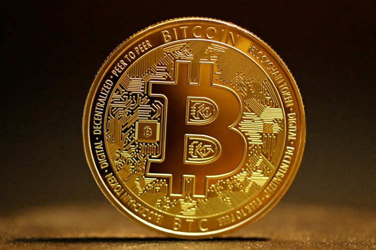 Bitcoin Price Dip? Experts Predict Volatility