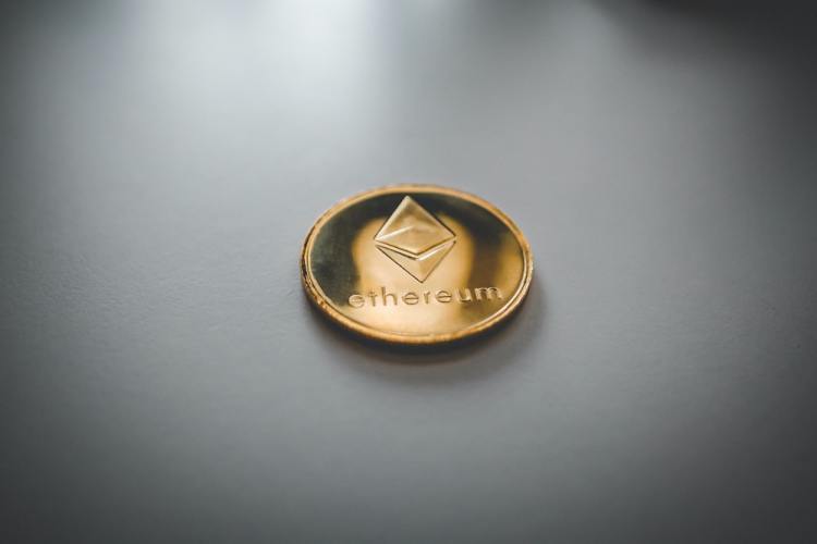 Ethereum's Fate Tied to Binance: $2392 Support Level Crucial