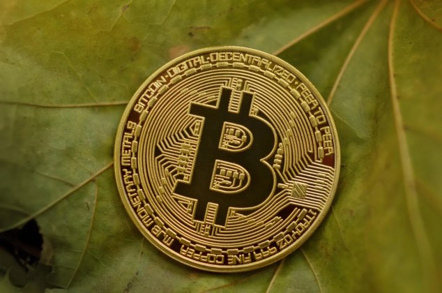 Crypto Trader's Risky Comeback: $100M Loss, PEPE & BTC Bets